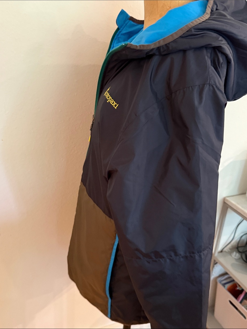 Cotopaxi L Hooded Two-Tone Puffer Jacket in Navy, Olive & Teal great condition - Picture 5 of 7